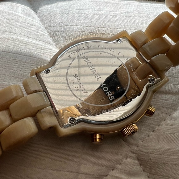 Michael Kors watch - Picture 3 of 3